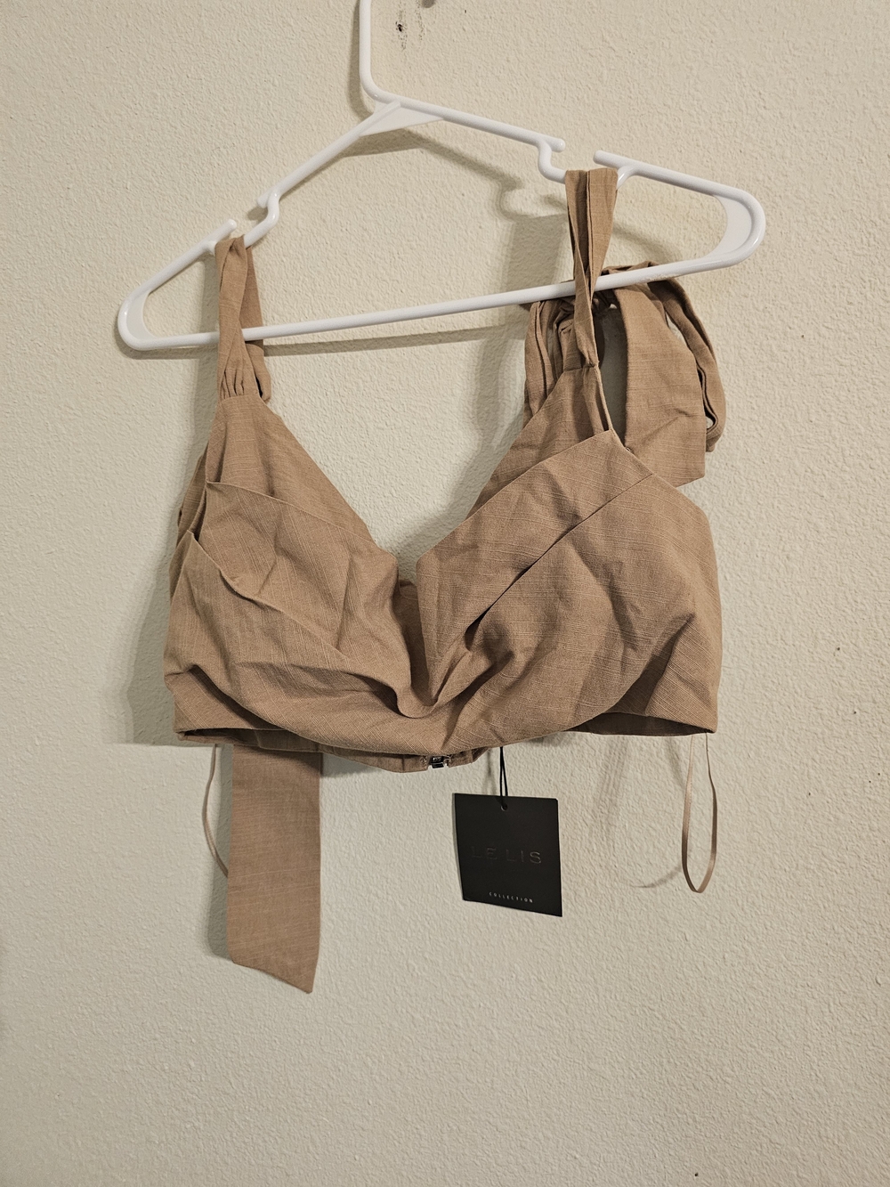 Le Lis Tie-Shoulder Crop Top in Tan
